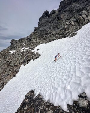 Kilian Jornet Instagram - Snow is such an amazing element ( or more correctly the best state of water ) and even if we spend lots amounts of time on it, skiing, running, climbing, playing, etc. we don’t really know much about it. Some years ago I got to know Eric Maréchal and the work he and his team are doing studying the organisms living inside the snow, specially the algae. 

Yes, if you have seen in the spring this red marks in the snow, those are algae. (Pictures 2 and 3)

This year Eric gave me some tubes for samples collection. Yet in Himalaya I didn’t find any algae in altitude, but today in my training from home I could take some samples from Norwegian snow for the Alpalga project.