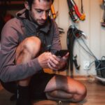 Kilian Jornet Instagram - 📩 MESSAGE FROM KILIAN : “The longer the gear lasts, the lower footprint it will have. That’s why it’s important to buy second hand” Winter is coming, making it the perfect time to reflect on our environmental impact. 🌱 As a mountain enthusiast, I believe in the necessity of preserving these precious landscapes. However, I’m also aware that our actions have a significant impact on these incredible sceneries. 🏔️ 🔄 Everide encourages us to rethink our habits. Instead of purchasing new equipment, why not consider second-hand options? ️♻️ By embracing second-hand choices, we extend the lifespan of equipment, allowing other enthusiasts to benefit, reduce resource consumption, and minimize our ecological footprint. 🌍 It’s a tangible way to make a difference. 👊 Everide is the second-hand platform for sports enthusiasts - a passionate community that supports reuse and sustainability. 📲 Join the second-hand movement. Join the Everide community. 🙌♻️ __ 🇫🇷 📩 MESSAGE DE KILIAN : “Plus un équipement dure longtemps, moins il aura d’empreinte carbone. C’est pour ça qu’il est important d’acheter d’occasion” L’hiver approche et c’est le moment parfait pour réfléchir à notre impact environnemental. 🌱 En tant qu’amoureux de la montagne, je crois en la nécessité de protéger ces précieux environnements. Mais je sais aussi que nos actions ont un impact sur ces paysages incroyables. 🏔️ 🔄 Everide nous encourage à repenser nos habitudes. Plutôt que d’acheter du matériel neuf, pourquoi ne pas opter pour la seconde main ? ♻️ En favorisant la seconde main, nous prolongeons la vie des équipements en permettant à d’autres passionnés d’en profiter, réduisons la consommation de ressources et minimisons notre empreinte écologique. 🌍 C’est une manière concrète de faire une différence. 👊 Everide, c’est la plateforme dédiée à la seconde main pour les passionnés de sports, c’est une communauté passionnée qui favorise la réutilisation et la durabilité. 📲 Rejoignez le mouvement seconde main. Rejoignez la communauté Everide. 🙌♻️