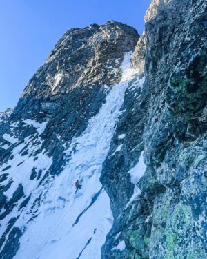Kilian Jornet Instagram - It’s been a great week for alpine and ice climbing. After a very rainy October the sun came with the cold temperatures and ice has been forming well in Romsdal. 

I’m still tired from the walk in the Pyrenees, so training has been basically moving, recovering the sleep hours, the hans skin and the stiffness in joints and fascia’s. Climbing in the mountains is great for that. Moving at low intensity, while working on technical and mental / resources skills.