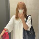 Kim Bo-ra Instagram - 아직 부족한 부분이 많아서 아쉬움 또한 많지만 끝까지 응원해 주신 분들 덕분에 힘이 났습니다! 마지막까지 ’ 모래에도 꽃이 핀다‘ 와 ’미란‘을 응원해 주셔서 감사했습니다🌷 또 작품과 역할에 몰입할 수 있게 도와주신 스태프 배우님들 정말 정말 고생 많으셨습니다. 감사합니다🌷