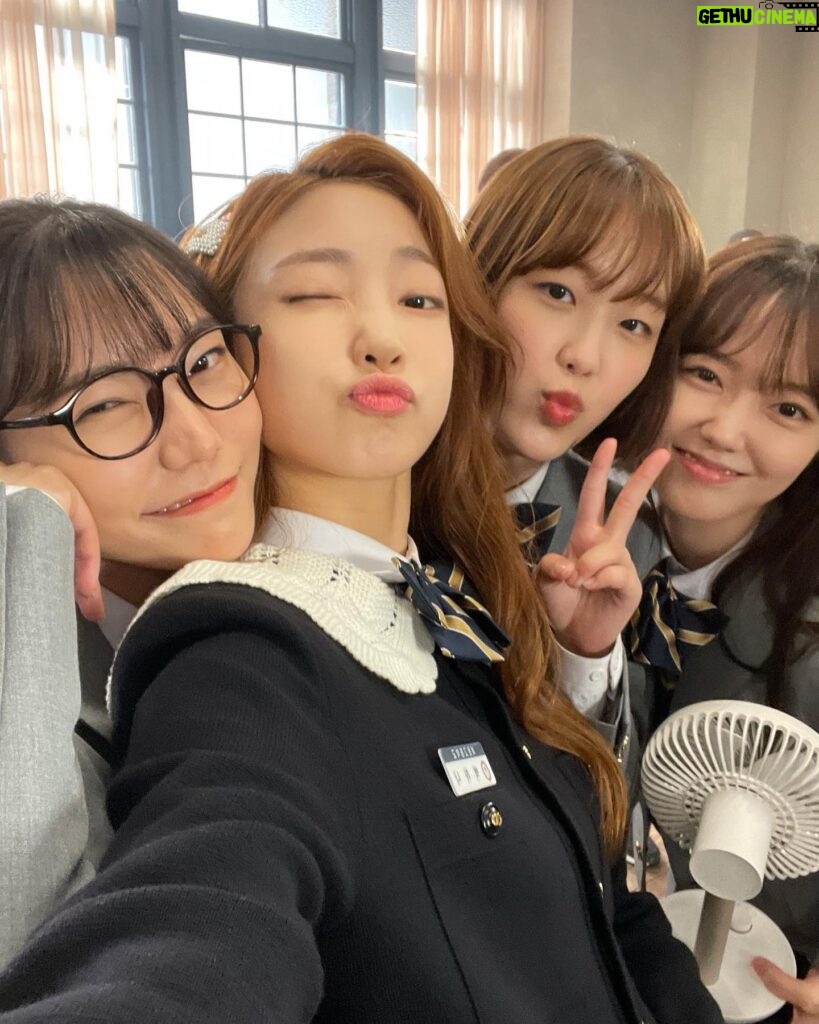 Kim Bo-yoon Instagram - 언제 봐도 짜릿한 오프닝🪄 #netflix #thesoundofmagic #안나라수마나라