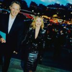 Kim Cattrall Instagram - Attending Paris Fashion Week ‘BALMAIN - SPRING SUMMER 2024 WOMENSWEAR COLLECTION’. #parisfashionweek Congratulations to all on a magnificent show 👏🏻👏🏻👏🏻💋❤️ #balmain