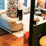 Kim Cattrall Instagram - Merry Christmas and Happy Holidays!! ❤️ How’s your tree? 🎄🎄🎄🎶🎵🎶🎵