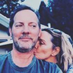 Kim Cattrall Instagram - Sunset smooch.. 💋