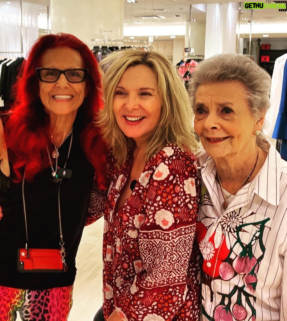 Kim Cattrall Instagram - My happy place at @bergdorfs with two women that I adore 💋❤️ @patriciafield @bettyhalbreich