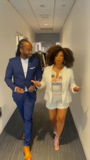 Kim Fields Instagram - 🗣️SCREAMIN YAAAYYY ON THIS FRIYAY FOR OUR EXCLUSIVE COFFEE BAR TAKE*OVA FEATURING MY COFFEE @signatureblendsbykf & OUR RESIDENT MIXOLOGIST, WOODY on ACCESS HOLLYWOOD! Coffee mocktails created with my blends to kick off yo weekend vibes and continue to do damn thing all summer long!! Get yours at signatureblendsbykf.com TY to my @accesshollywood homies, esp @mariolopez & @kithoover ! 
🎶 & show 👚: my HarlemHoney was feeling the Cali hiphop vibes from Pac, Dre and Troutman! 😉 played this all during prep time!
#coffee #espresso #espressomartini #entrapreneur #hiphop50  #hiphop #music #mocktails #cocktails #raspberry #blueberry #mixology #mixologist #friyay #weekend #summer #legs #legday #legdaydontplay #coffeebae #drinks @wsjbartending 
💄: @facesrmycanvas 
👑: @yanceyedwards