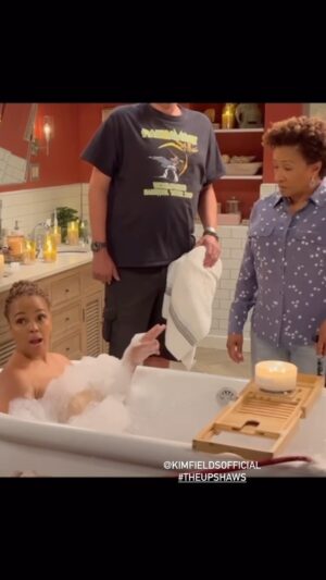 Kim Fields Instagram - #BTS Directing   Acting   Producing (and quasi self-care 🤣)! 🙌🏽 Incredible moment for me to direct the premiere ep of The Upshaws this season!!! Now if Regina Upshaw got a bath in, you KNOW you can!😂😂 that aint even her tub! PS: I never get over playing @iamwandasykes sister. 🥰🤯 AND SHE A GRAMMY NOMINEE NOW!! Now go binge The Upshaws in YO tub!

#selfcare #theupshaws @strongblacklead @netflix @netflixisajoke #directHer #director #actor #producer