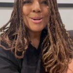 Kim Fields Instagram - #WCW MY MOMMY! She CRUSHES THE DIRECTING GAME on Tyler Perry’s Young Dylan on Nickelodeon! Especially TMRW when the honor the glorious Harlem Renaissance!! 👏🏽👏🏽👏🏽👏🏽👏🏽♥️ Mommy! And shoutout the The Upshaws NEW EPISODES dropping at midnight! #wbw #directHer #directorlife #YoungDylan @nickelodeon #theupshaws