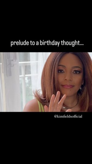 Kim Fields Instagram - Reflecting on reflection on my birthday eve🙌🏽
💫
#dontlookaway #journey #birthday