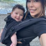 Kim Glow Instagram - Son sourire mon seul but Sa joie ma raison d’être Rien d’autre ne compte quand je vois ce bonheur illuminer son visage Elle et moi son bonheur,notre bonheur, ma priorité absolue🙏🏼💞 #motherdaughter #baby #babysmile #smile