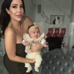 Kim Glow Instagram - Bonne année à chacun d’entre vous ! Que cette nouvelle année soit remplie de joie, de succès et de moments inoubliables Puissiez-vous réaliser vos rêves et relever tous les défis avec courage. Que la santé, la prospérité et le bonheur vous accompagnent tout au long de 2024. Cependant, mon cœur est un peu triste, car le pays que j’ai tant aimé, la France, est devenu un lieu où l’insécurité règne. On ne peut plus célébrer le Nouvel An sans penser à se protéger proteger sa maison ext…, entourés d’amis, de chiens, de sécurité armée , alarme, caméra, et tous les attirails … C’est triste de voir un tel changement, et dès que mes projets actuels prendront fin, je partirai rapidement, déçue de la peur que ce pays a engendrée en moi #happynewyear #happynewyear2024 #2024 #babygirl #newborn #bebe #kimglow #taliaglow