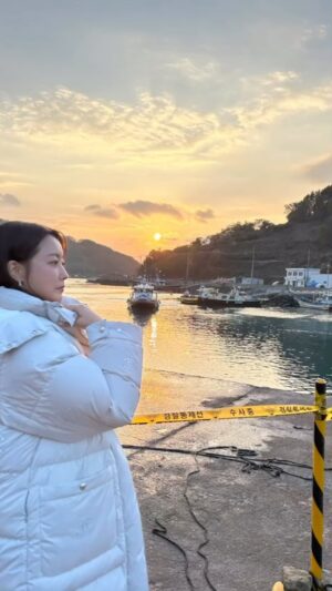 Kim Hee-seon Instagram - 우리:집🤍
#감기조심하세요😷