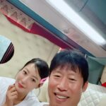 Kim Hee-seon Instagram - 오늘도 모두 행복해져라💛#달짝지근해 무대인사 오늘도 즐겁게 출발💋