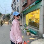 Kim Hieora Instagram - 어느날 사촌언니가 인스타 사진 찍어준다고 280장 정도 찍어줬는데 정말 정말 정말 전봇대가 주인공이라서 그 중 올리는 두 장❤️
