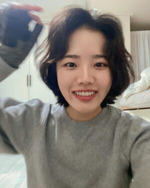 Kim Hyang-gi Instagram - 봄이되려니 눈이 많이왔네!
