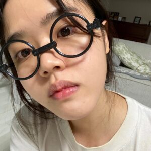 Kim Hyang-gi Instagram - 레고안경➿맘에들어허~