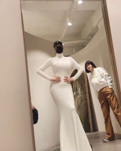 Kim Hye-soo Instagram - 청룡영화상 마지막 드레스 피팅 @stylist_boo @hyez_23