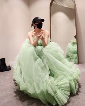 Kim Hye-soo Instagram - 청룡영화상 마지막 드레스 피팅 
@stylist_boo 
@hyez_23