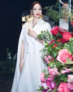Kim Hye-soo Instagram - @dolcegabbana @ojaerocks @stylist_boo @hyez_23 @m_up_sseong @taeyang_artistaeyang @vouge_official