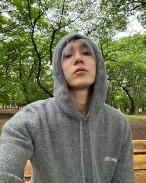 Kim Hyo Jong Instagram - 👋🌳