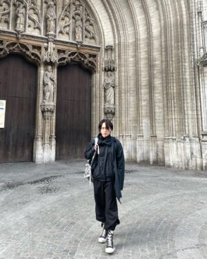Kim Hyo Jong Instagram - 🇫🇷🖤