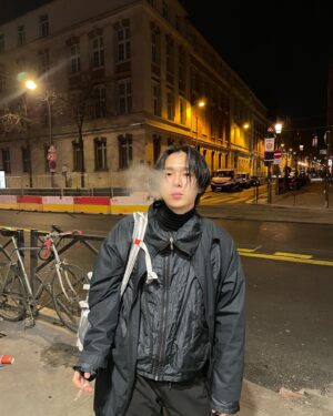 Kim Hyo Jong Instagram - 🇫🇷🖤
