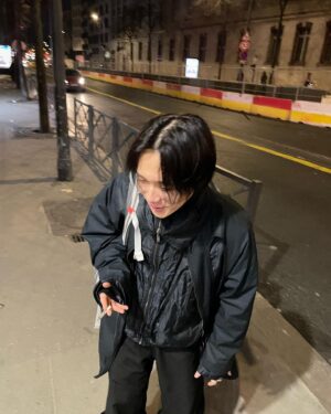 Kim Hyo Jong Instagram - 🇫🇷🖤