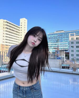 Kim Ji-woo Instagram - 🛼🪽