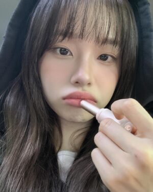 Kim Ji-woo Instagram - 🛼🪽