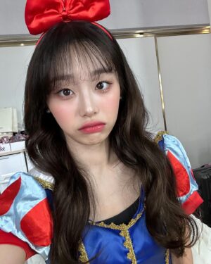 Kim Ji-woo Instagram - 🍎🍏✨