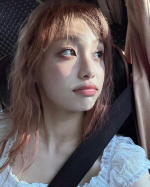 Kim Ji-woo Instagram - 🫧