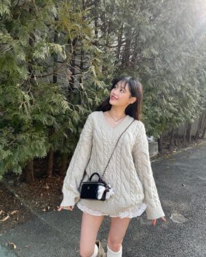 Kim Ji-woo Instagram - 🍃🤤