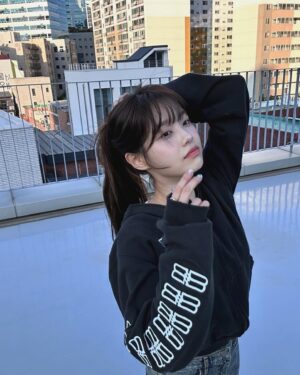 Kim Ji-woo Instagram - 🛼🪽