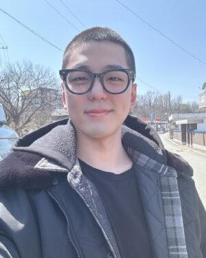 Kim Min-gue Instagram - 잘다녀오겠습니다🫡