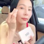 Kim Na-young Instagram - #광고 메이크업포에버 HD SKIN 라인의 숨은 찐템 HD SKIN 파우더 파운데이션, 언제 어디서나 쉽고 간편하게 수정 메이크업 아이템으로 딱! 불필요한 유분은 잡아주면서 모공&요철을 잡아주는 블러 효과와 높은 커버력까지💕 오늘 메이크업은 신제품 아이 섀도우 멜바와 루즈 아티스트 포에버 매트 240으로 톤온톤 메이크업 완성해봤어요. 🌸 @makeupforeverkorea #메이크업포에버 #HDSKIN파우더파운데이션 #아티스트섀도우 #멜바 #루즈아티스트포에버매트240