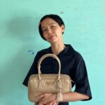 Kim Na-young Instagram - #ad Celebrating the new #PradaReNylon 프라다의 새로운 리-나일론 백을 소개합니다. 👜🖤