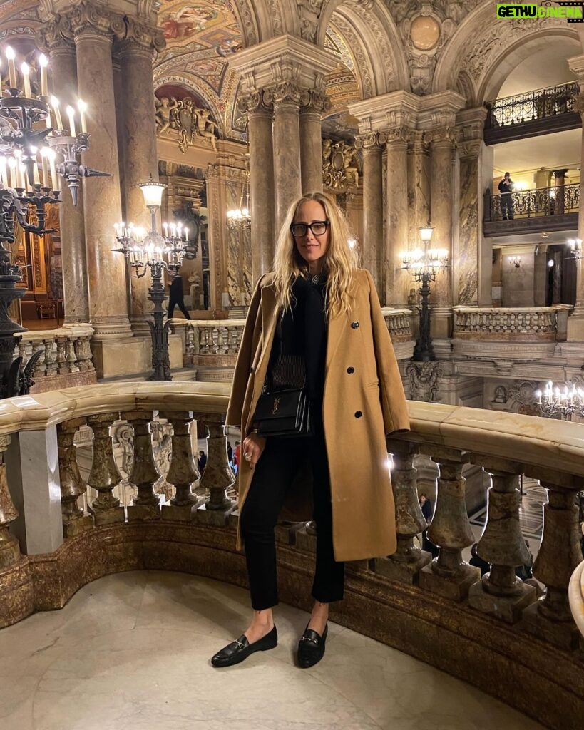 Kim Raver Instagram - Au Revoir Paris, it’s been amazing!! Had such a giggle watching #GreysAnatomy in France and hearing Bailey speak fluent French 🤣👏