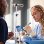 Kim Raver Instagram - That’s what friends are for 🤣 Tune in tonight for a brand new episode of #GreysAnatomy to see Richard & Link help Teddy get back in the game!