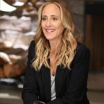 Kim Raver Instagram - We’re serving it up tonight on a brand new episode of #GreysAnatomy. It wasn’t exactly the date night I was hoping for, so bring some🍷’cause we might need it after #Towen’s evening 😬
