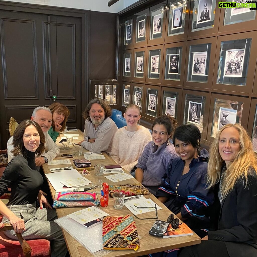 Kim Raver Instagram - Parisian lunch with the incredible cast, producers, and our director Laetitia Colombani to celebrate the release of #LaTresse (out now!). Missing them already xx #LaetitiaColombani #OlivierDelbosc #TheBraid