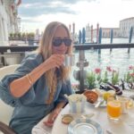 Kim Raver Instagram – Good morning, Venice ☀️🇮🇹 #thegrittipalace #TheLuxuryCollection #suppliedby @thegrittipalace