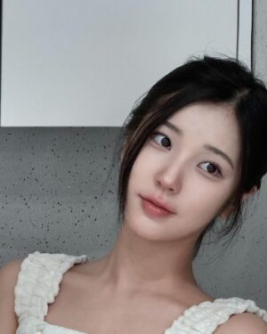 Kim So-hee Thumbnail - 176.4K Likes - Most Liked Instagram Photos