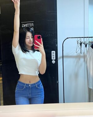 Kim So-hee Thumbnail - 183.6K Likes - Top Liked Instagram Posts and Photos