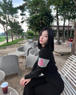 Kim So-hee Thumbnail - 181.9K Likes - Most Liked Instagram Photos