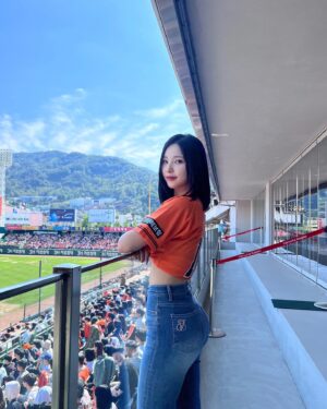 Kim So-hee Thumbnail - 161.3K Likes - Top Liked Instagram Posts and Photos