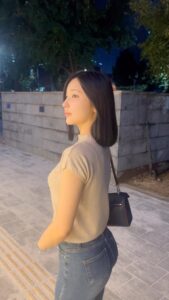 Kim So-hee Instagram - 조명맛집