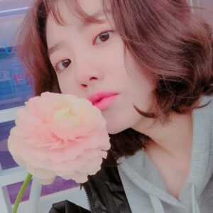 Kim So-hye Instagram - 생화 예쁘다아🌸