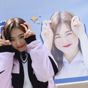 Kim So-hye Instagram - 진짜 든든하고 진짜 맛있고 진짜 행복하고!!
펭🐧분들 진짜 최최고!!❤️