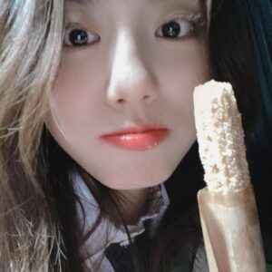 Kim So-hye Instagram - 임대형 감독님 박두희 대표님 따뜻한 새봄에 응원해주셔서 감사합니다🌸
PS.새봄이 필름 카메라 장만했어요📸🧐
마지막회도 파이팅!!🐥❤️