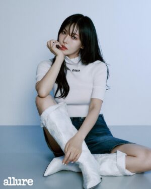Kim So-yeon Instagram - #얼루어 💙